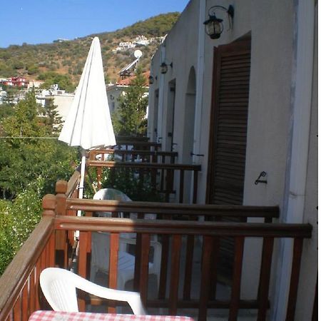 Ilios Apartments Poros Town Екстер'єр фото