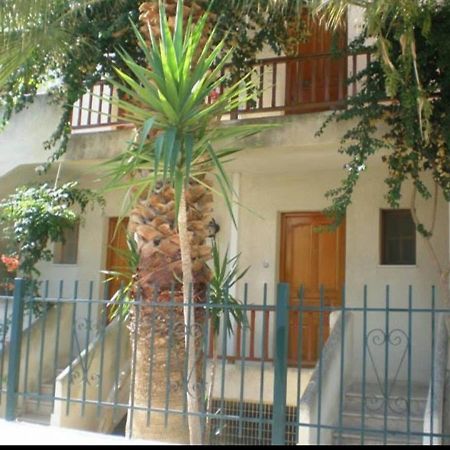 Ilios Apartments Poros Town Екстер'єр фото