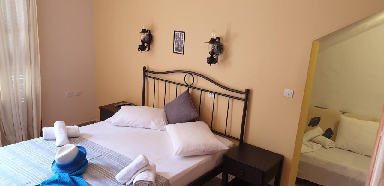 Ilios Apartments Poros Town Екстер'єр фото