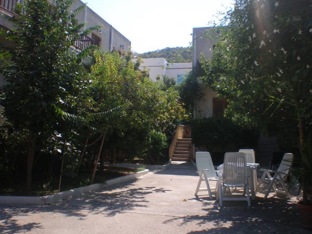 Ilios Apartments Poros Town Екстер'єр фото